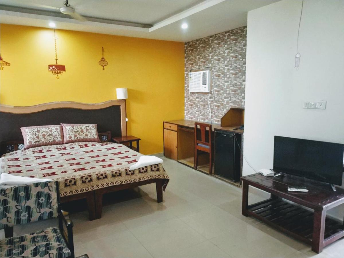 Swaraj Resorts Bharatpur Extérieur photo