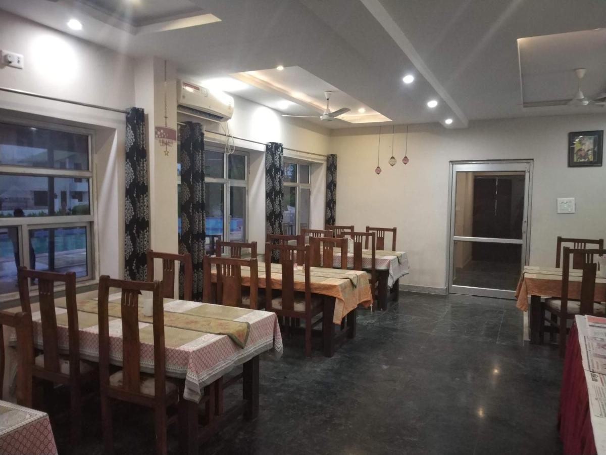 Swaraj Resorts Bharatpur Extérieur photo