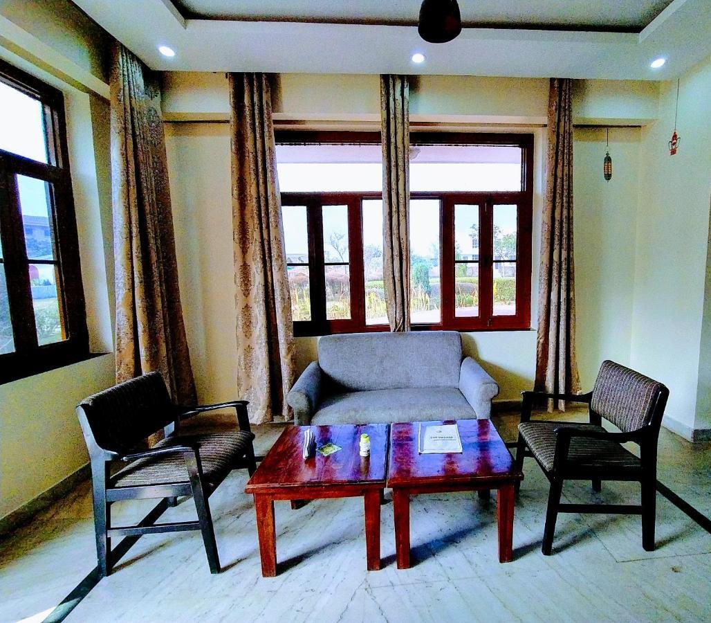 Swaraj Resorts Bharatpur Extérieur photo