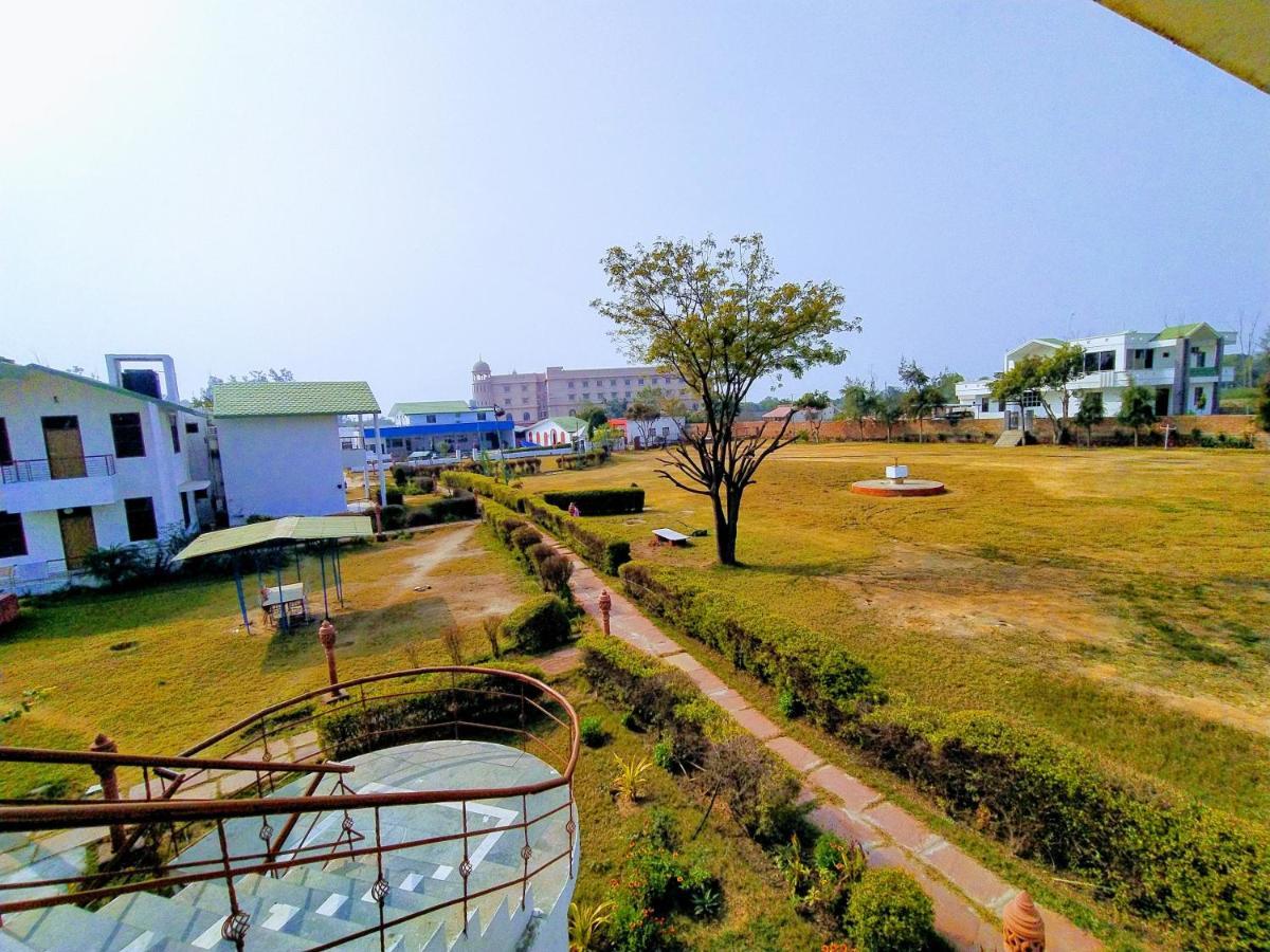 Swaraj Resorts Bharatpur Extérieur photo