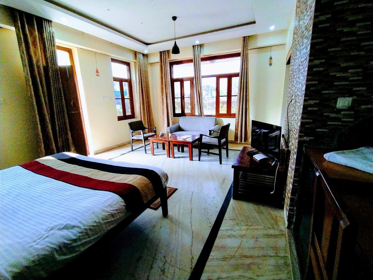 Swaraj Resorts Bharatpur Extérieur photo
