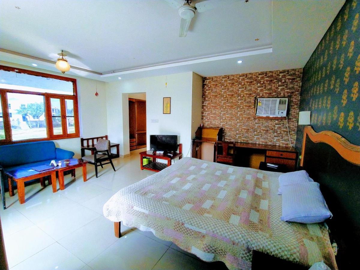 Swaraj Resorts Bharatpur Extérieur photo
