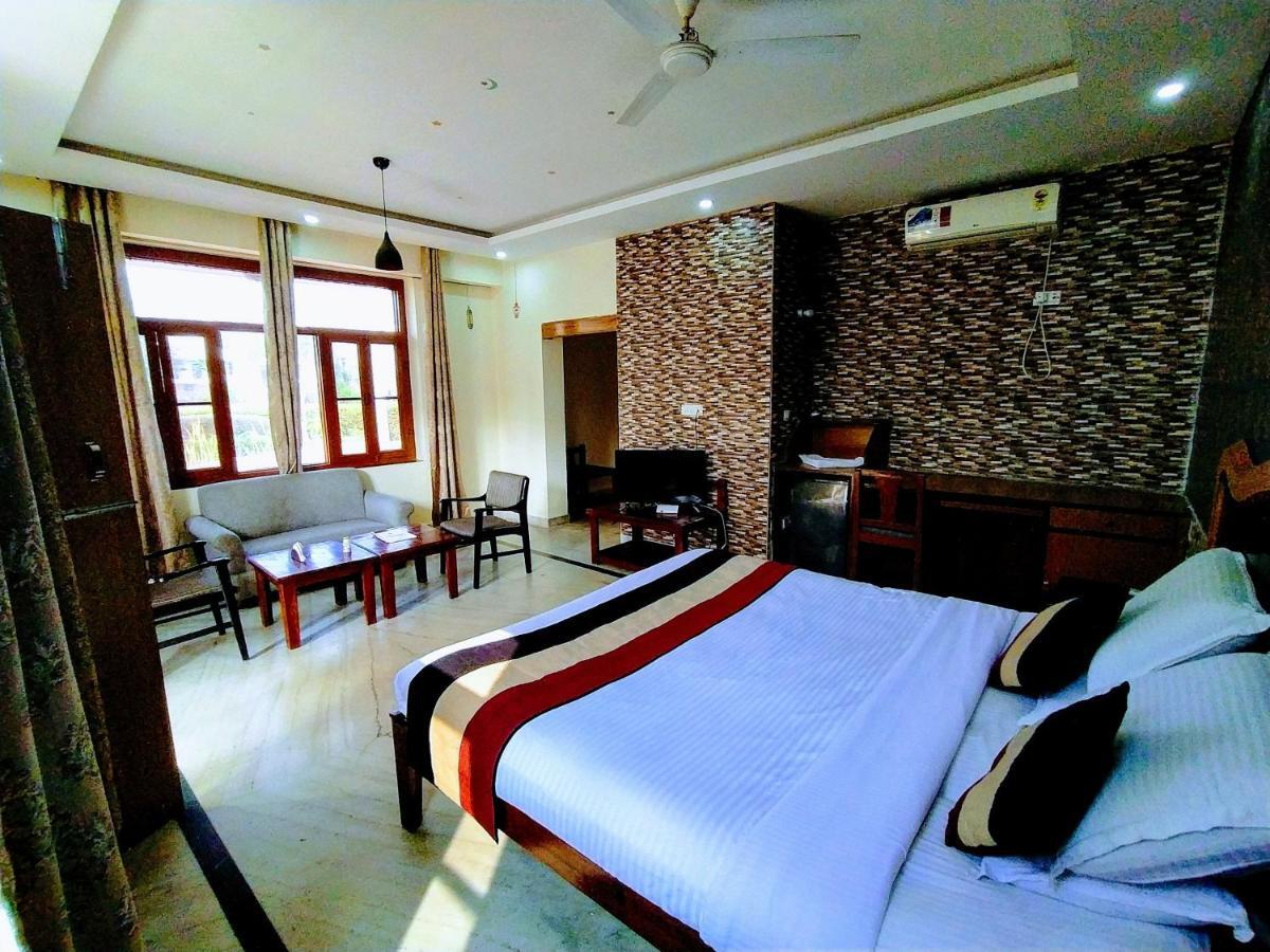 Swaraj Resorts Bharatpur Extérieur photo