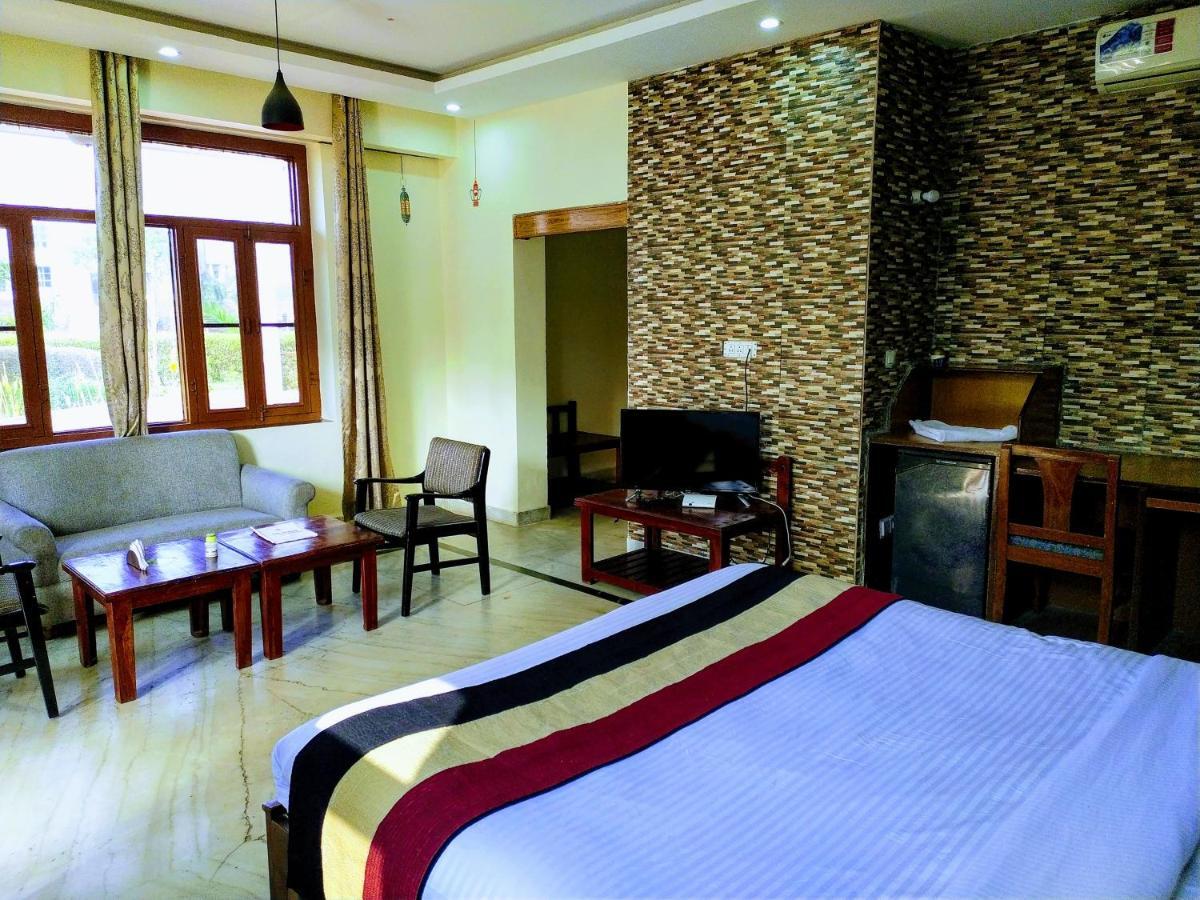 Swaraj Resorts Bharatpur Extérieur photo